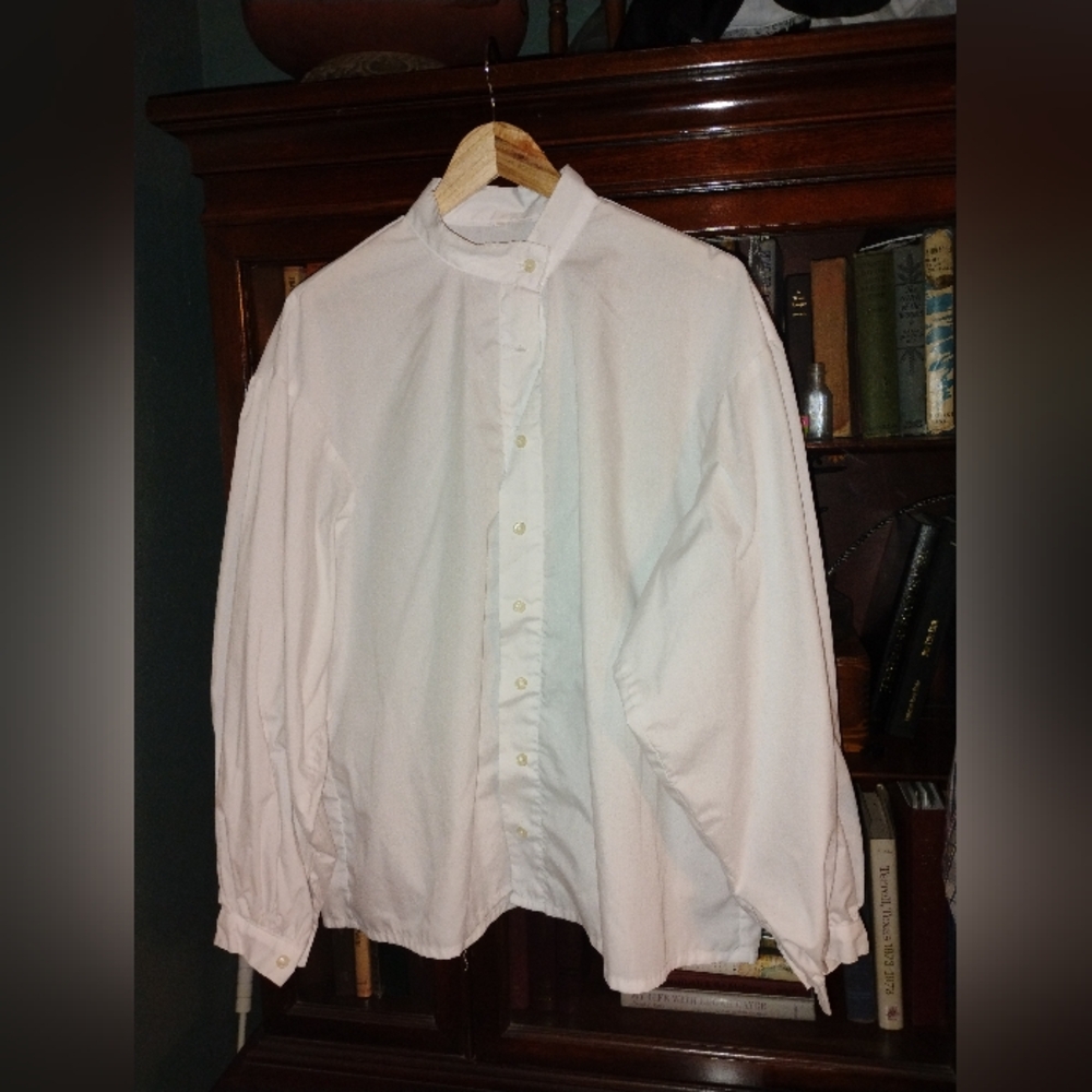 White blouse ladies Civil War reenactment